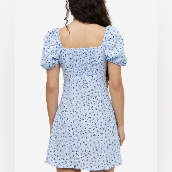 Puff-sleeved Crêped Dress - Picture 4 of 4